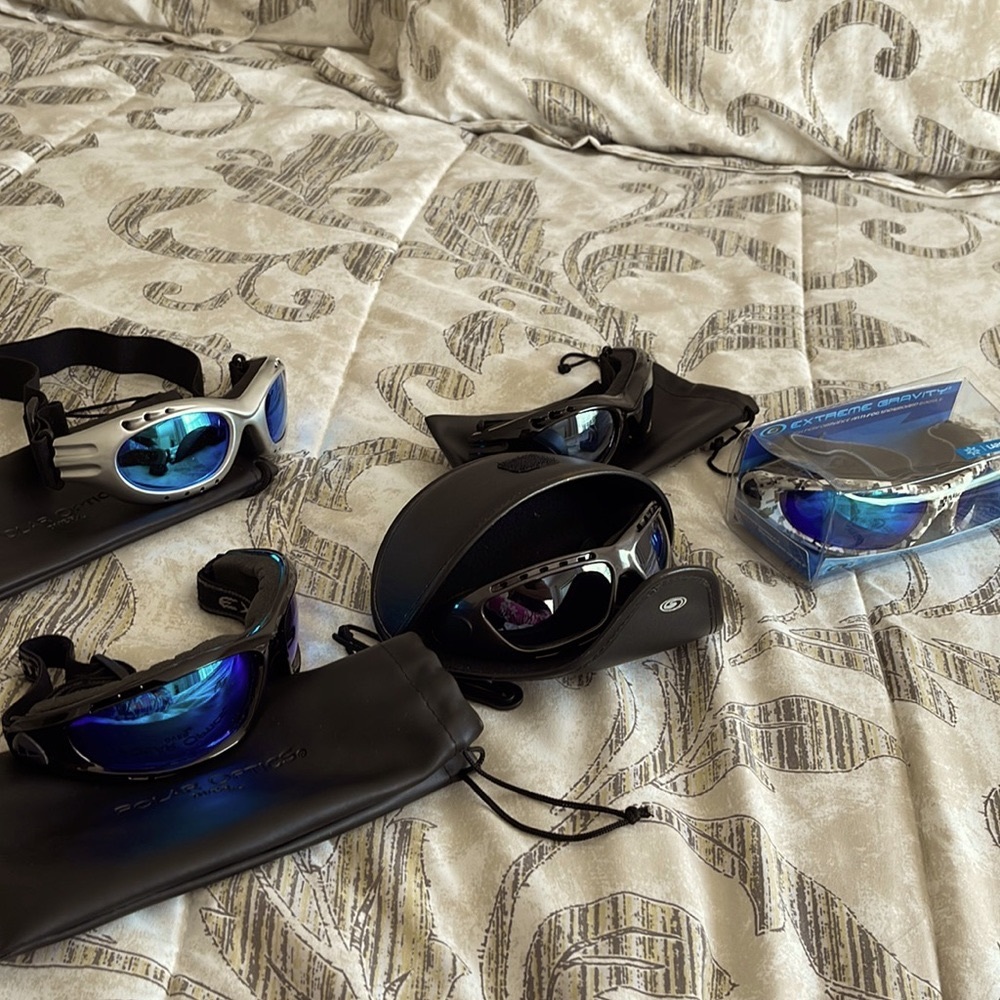 5 x Ski goggles. Prepare for next family ski trip!